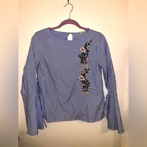 💐 Bleuh Ciel Blue and White Striped Floral Embroidered Bell Sleeve Top. Size M.